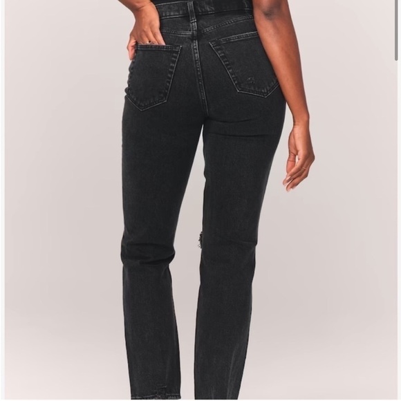 Abercrombie & Fitch Curve Love Ultra High Rise 90s Straight Jean - Picture 2 of 10